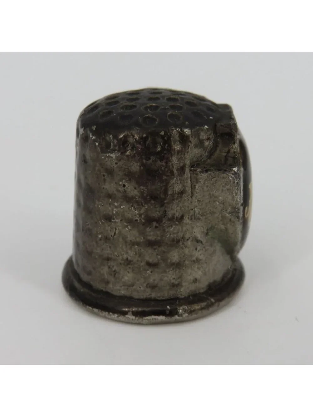 VTG Johnny Cash Shield Cast Metal Thimble Country Music Souvenir Collectible